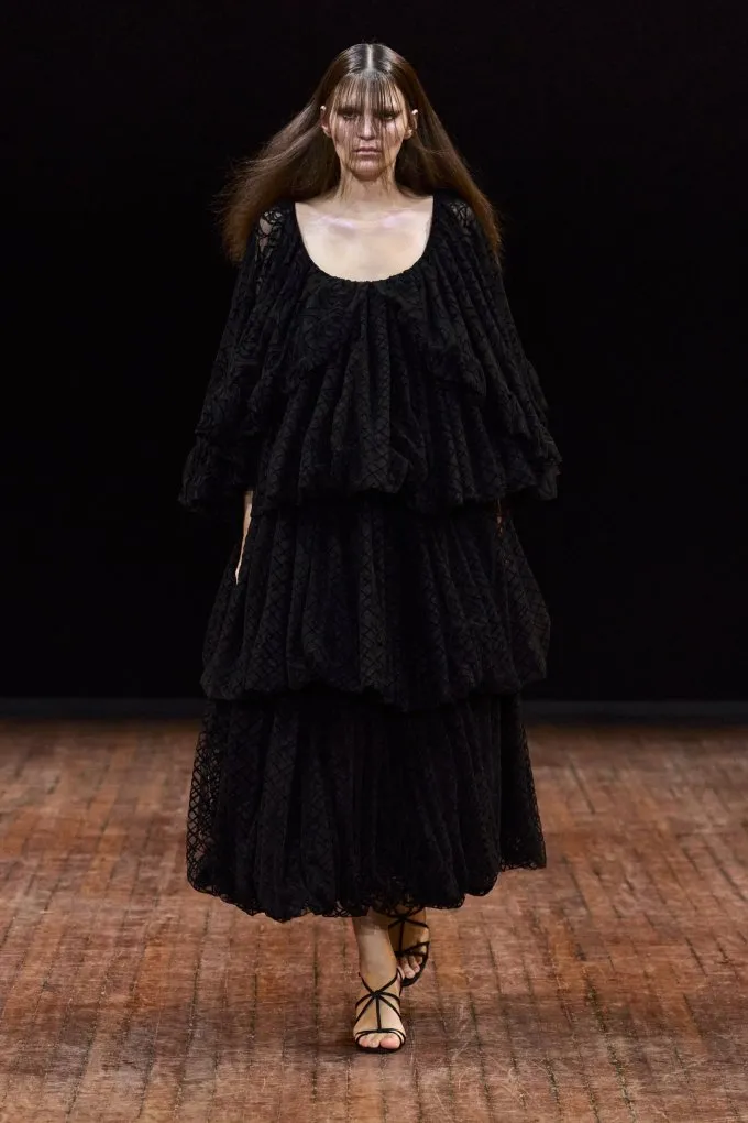 Viktor & Rolf 2025-2026 秋冬高级定制秀销量翻倍