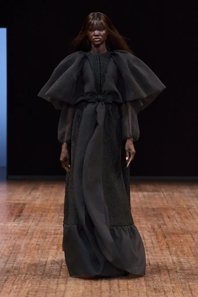 Viktor & Rolf 2025-2026 秋冬高级定制秀销量翻倍