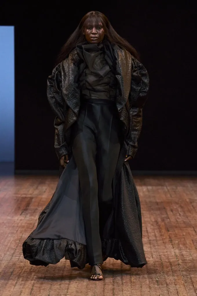 Viktor & Rolf 2025-2026 秋冬高级定制秀销量翻倍