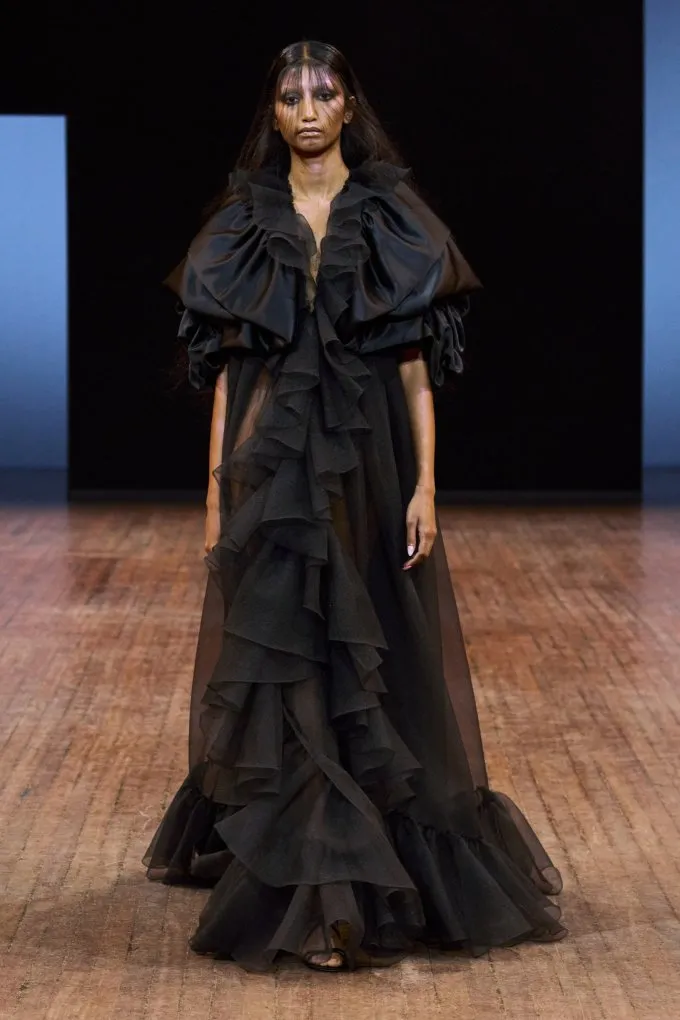 Viktor & Rolf 2025-2026 秋冬高级定制秀销量翻倍