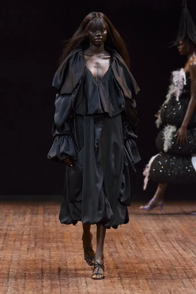 Viktor & Rolf 2025-2026 秋冬高级定制秀销量翻倍