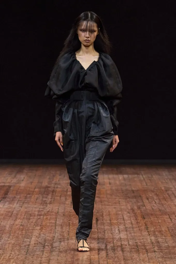 Viktor & Rolf 2025-2026 秋冬高级定制秀销量翻倍
